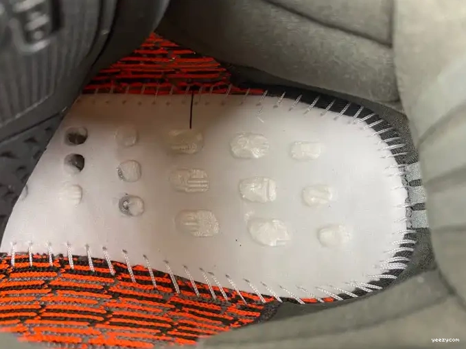 Adidas Carbon Beluga HQ7045 350 V2 Yeezy Boost 0613